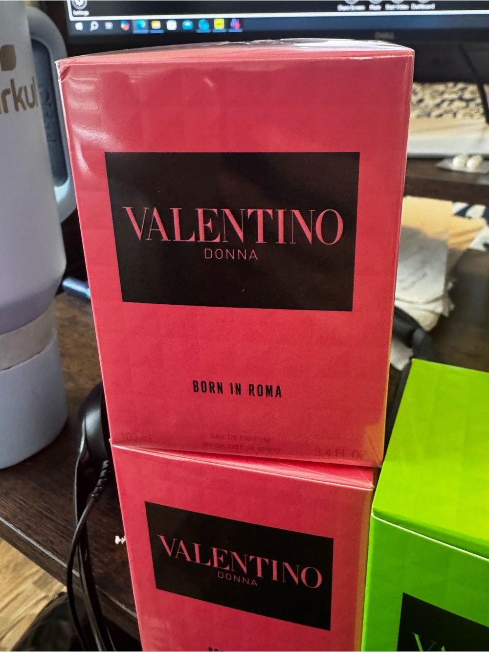 Valentino Donna Born in Roma - Bright Pink Box with Black Logo